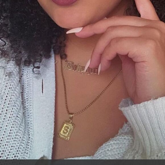 22” Womans Gold Initial Letter Necklace - Picture 6 of 14